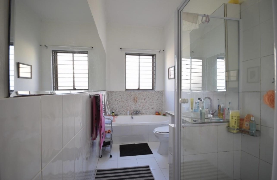 2 Bedroom Property for Sale in Sea Point Western Cape